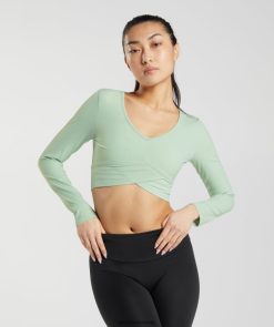 衣類 Gymshark クロスオーバー長袖クロップトップ ミストグリーン 女性 T2X264454